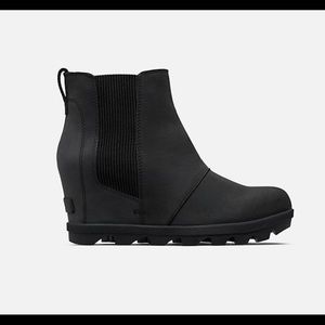 Sorel Joan of Arctic Wedge II Chelsea Boot. New.